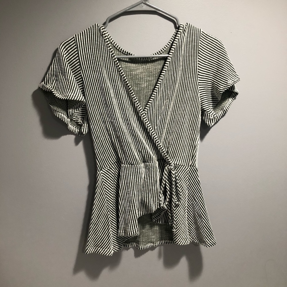 Green & white tie front flowy top